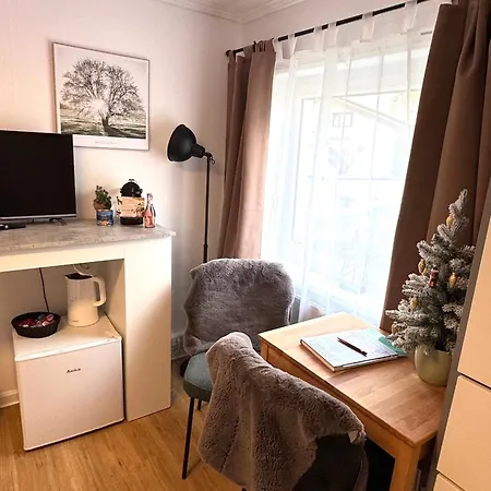 Schwarzwaldliebe Ferienzimmer Mit Bad Habitación en casa particular Gaggenau